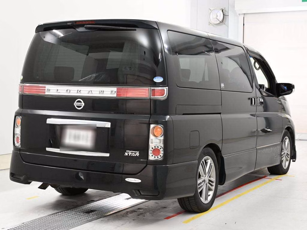 NISSAN ELGRAND