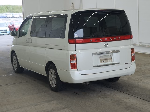 NISSAN ELGRAND