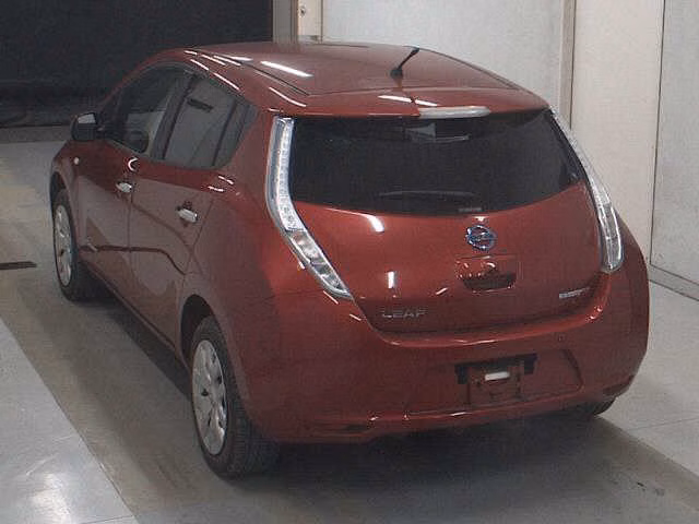 NISSAN LEAF