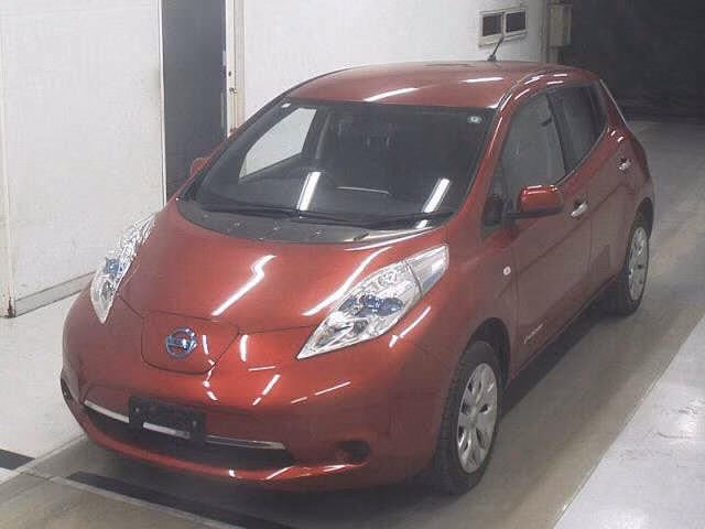 NISSAN LEAF