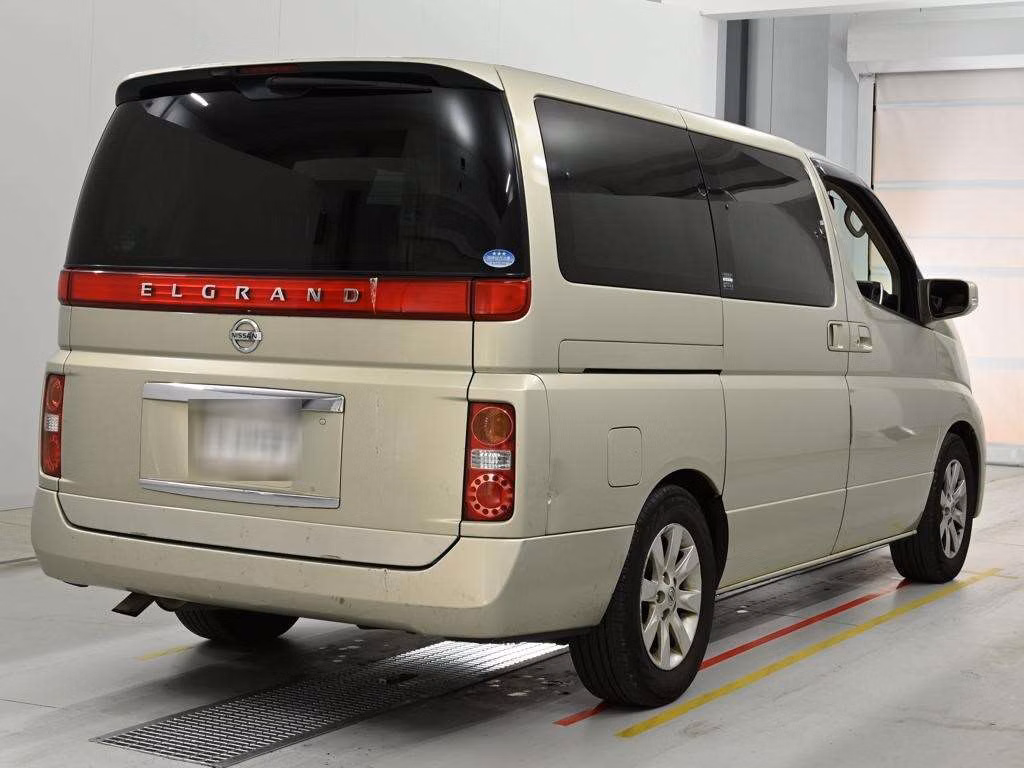 NISSAN ELGRAND
