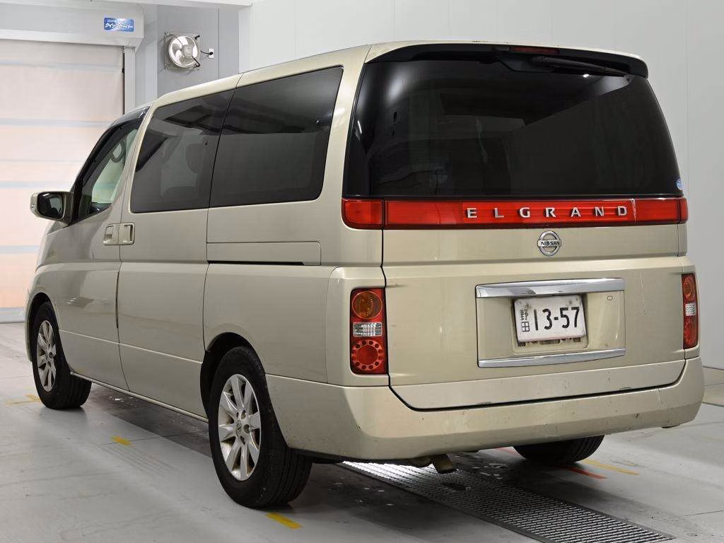 NISSAN ELGRAND