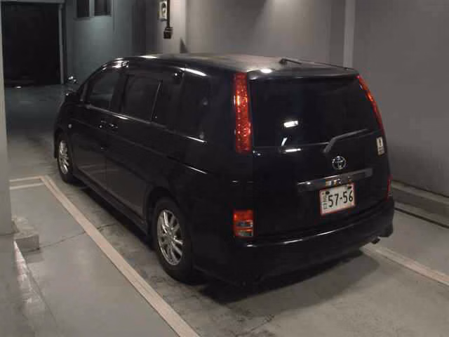 TOYOTA ISIS
