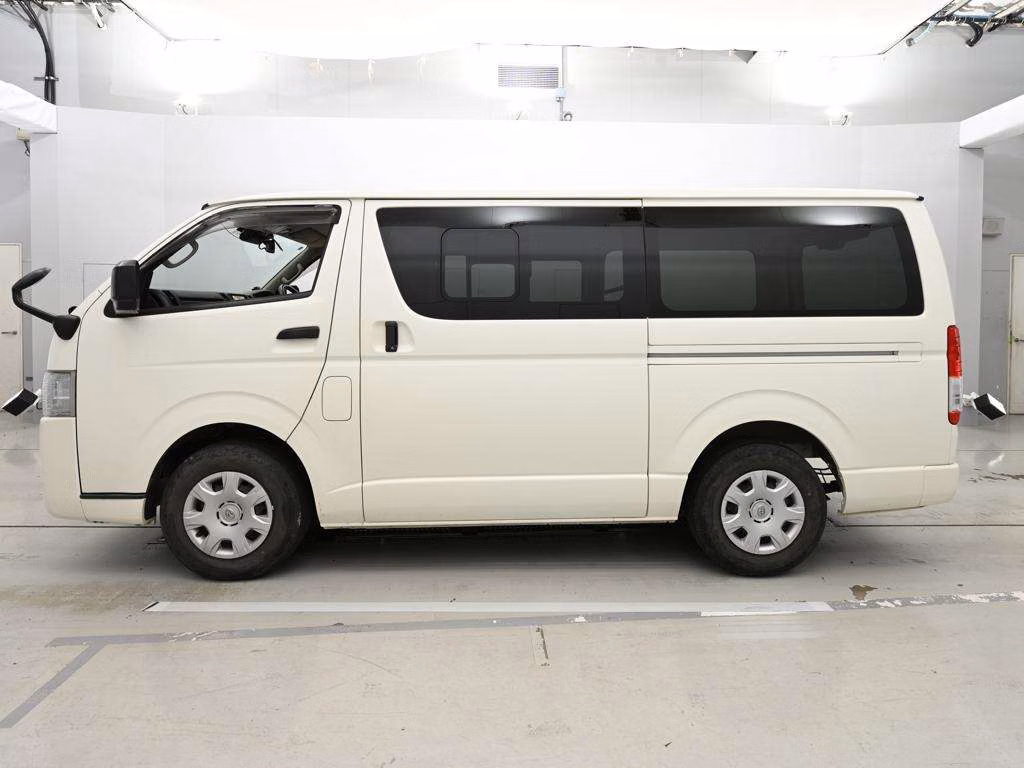 TOYOTA REGIUS ACE