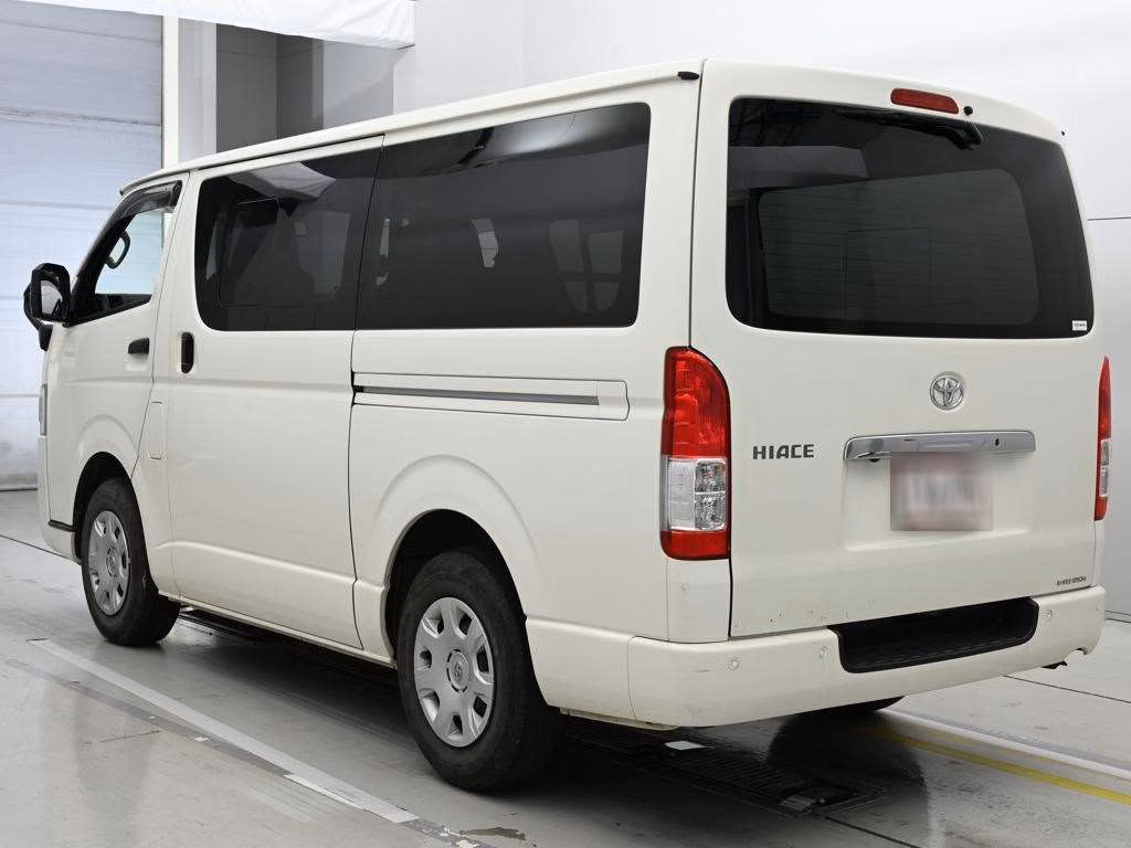 TOYOTA REGIUS ACE
