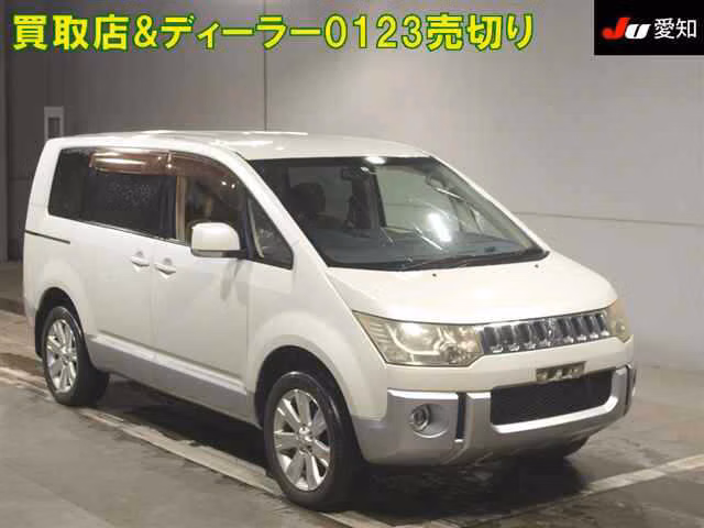 MITSUBISHI DELICA D:5