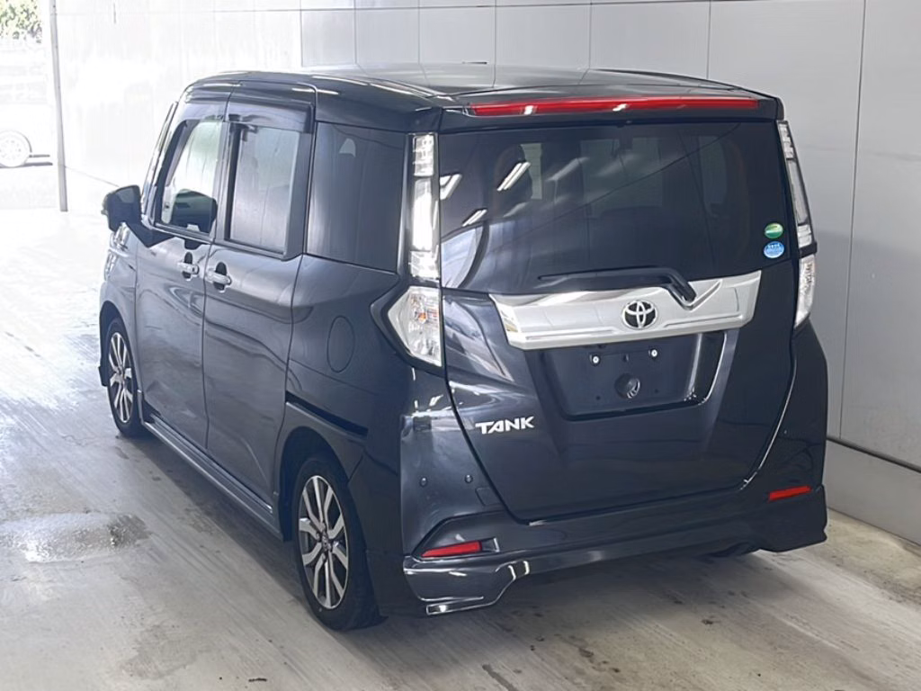 TOYOTA TANK