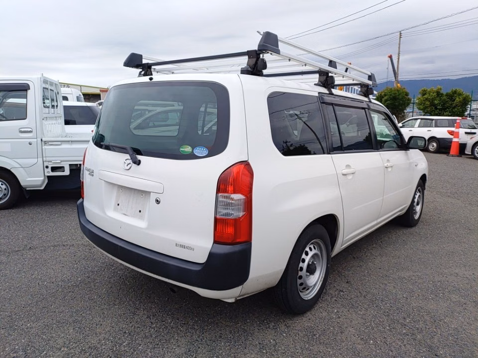 MAZDA FAMILIA