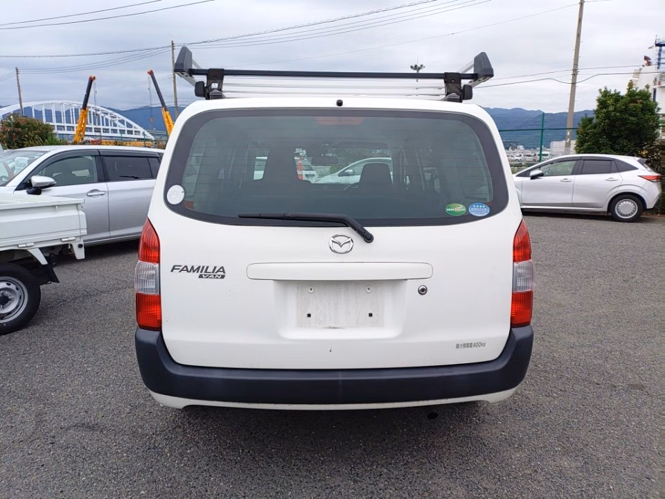 MAZDA FAMILIA