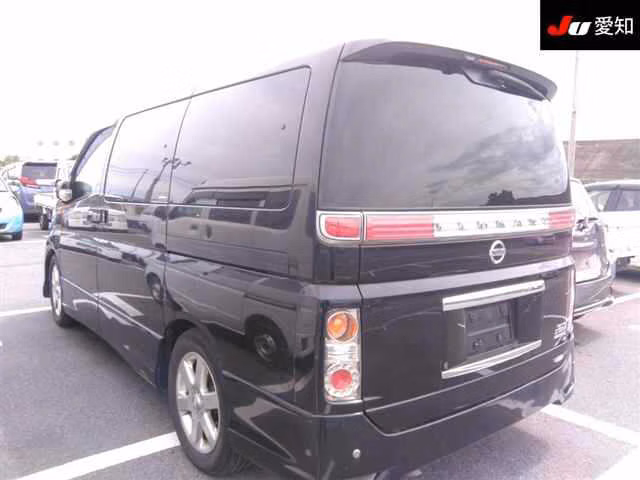 NISSAN ELGRAND