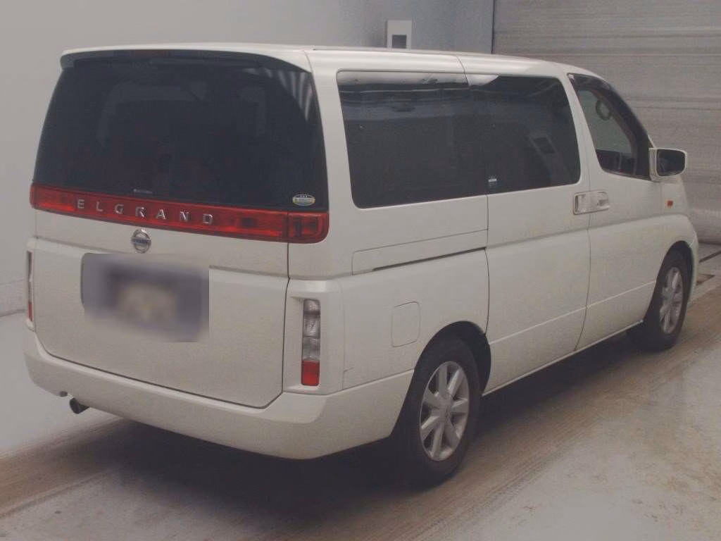 NISSAN ELGRAND