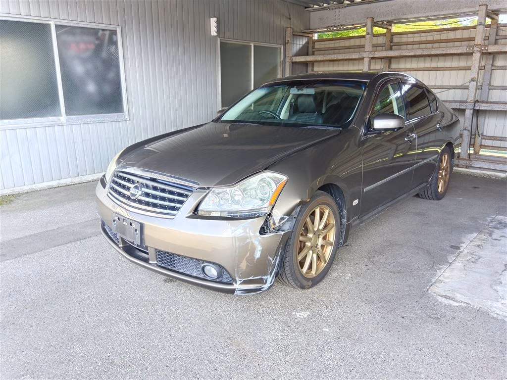 NISSAN FUGA