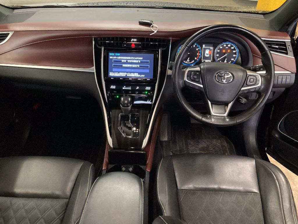 TOYOTA HARRIER