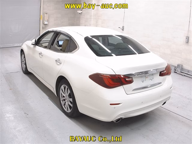 NISSAN FUGA