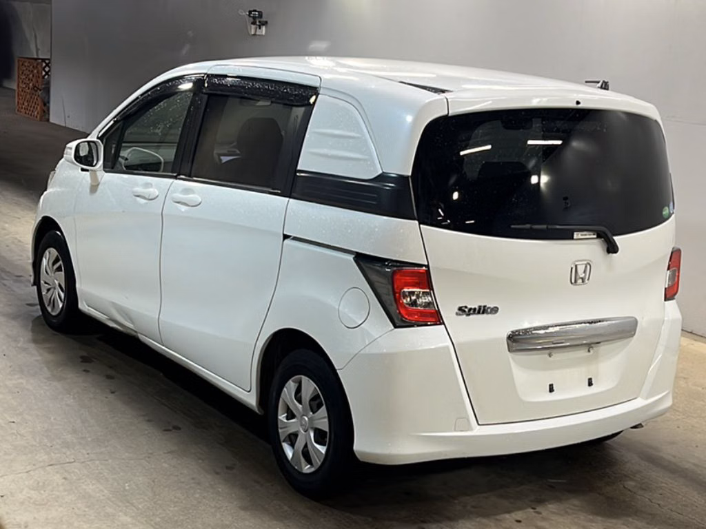 HONDA FREED SPIKE