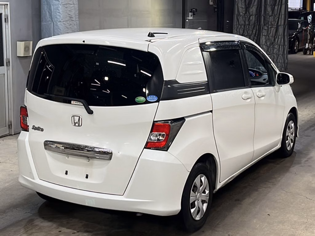 HONDA FREED SPIKE