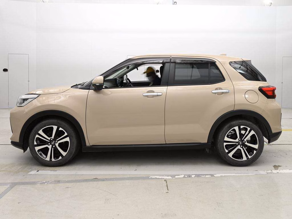 DAIHATSU ROCKY