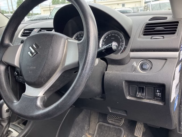 SUZUKI SWIFT