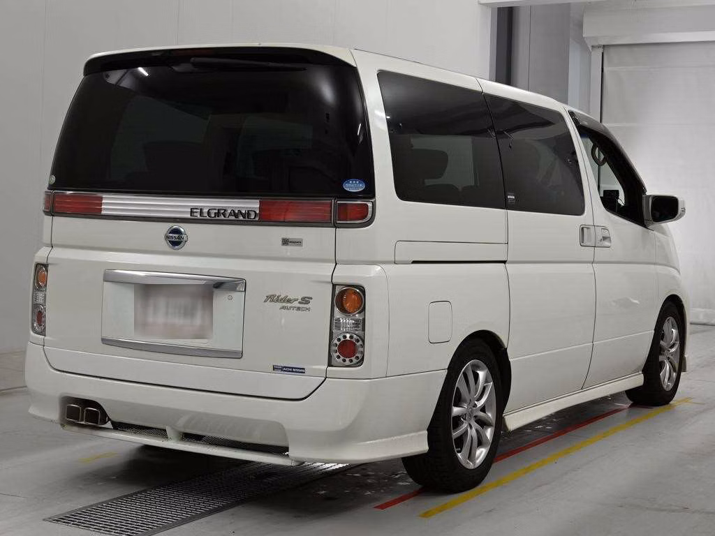 NISSAN ELGRAND