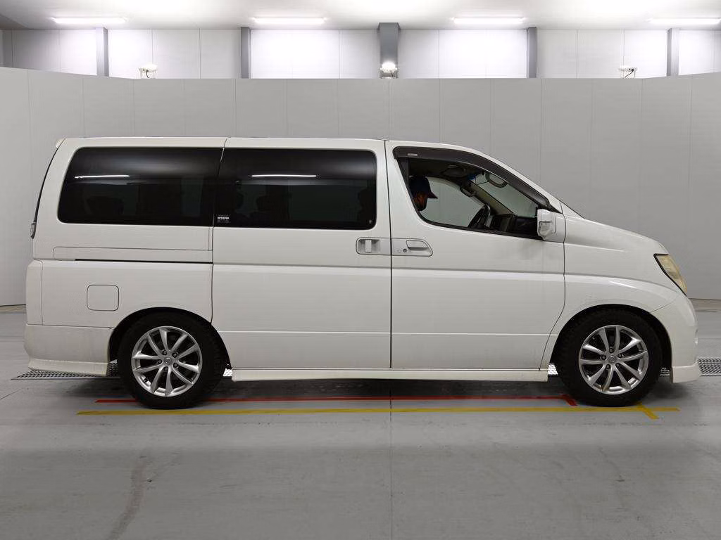 NISSAN ELGRAND