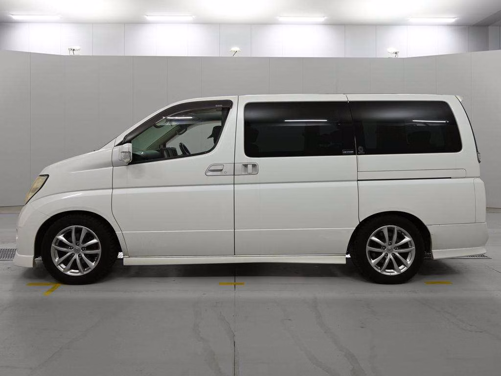 NISSAN ELGRAND