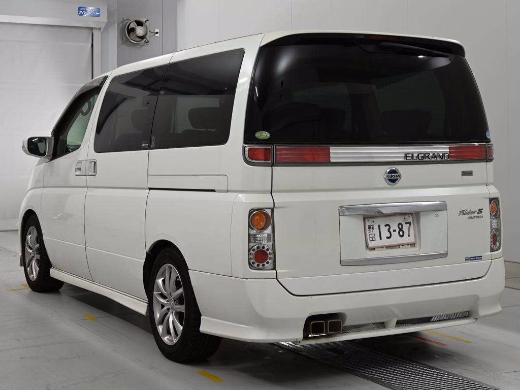 NISSAN ELGRAND