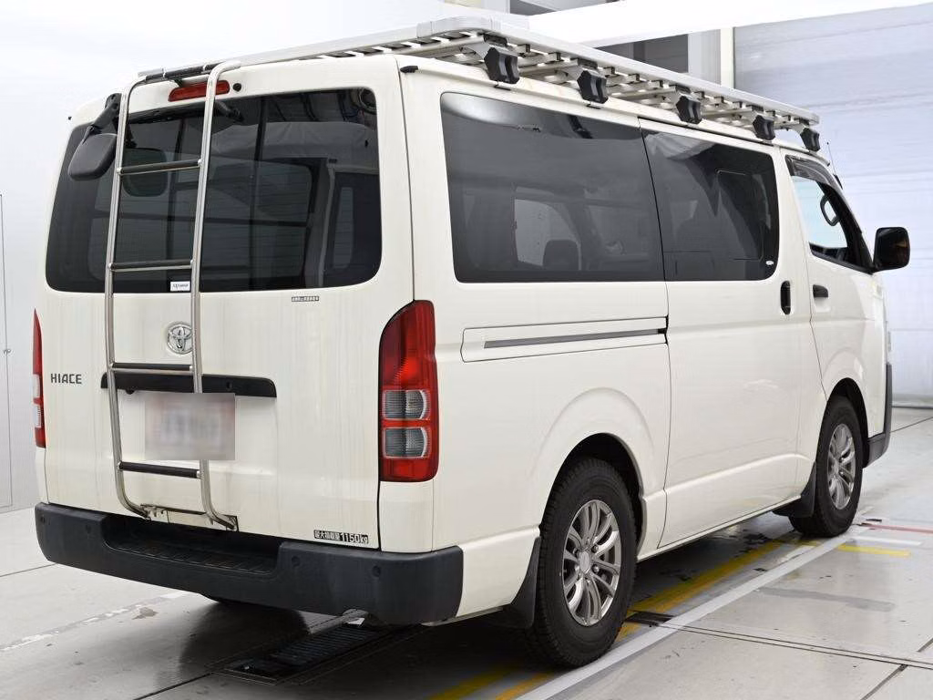 TOYOTA REGIUS ACE