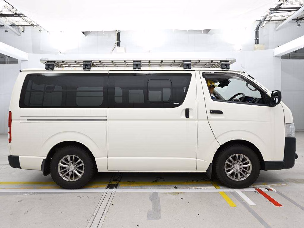 TOYOTA REGIUS ACE