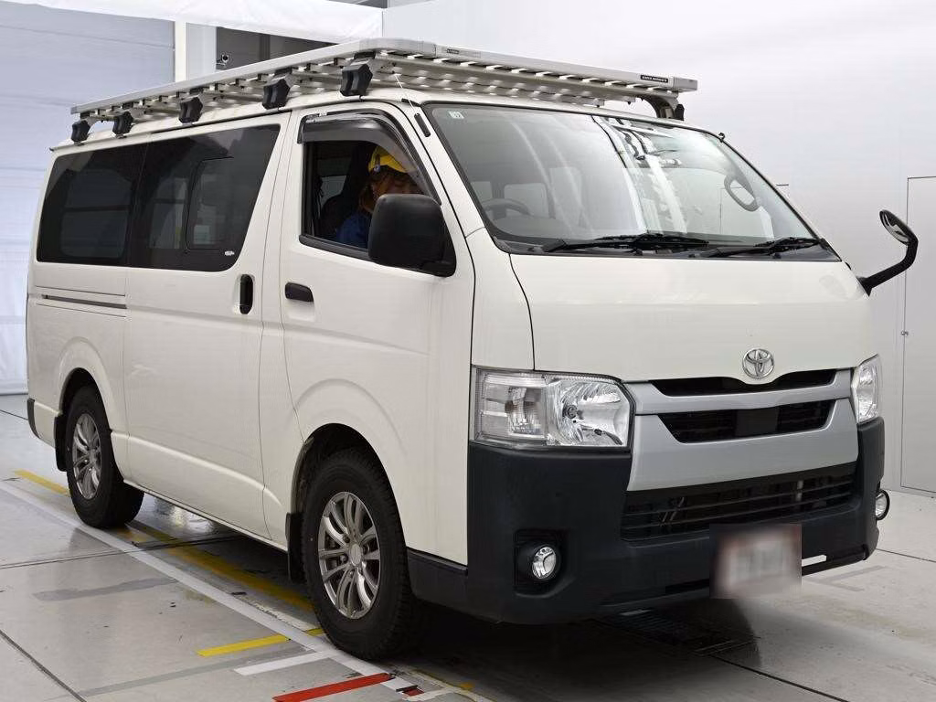 TOYOTA REGIUS ACE