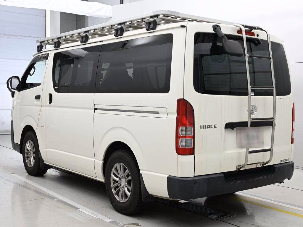 TOYOTA REGIUS ACE