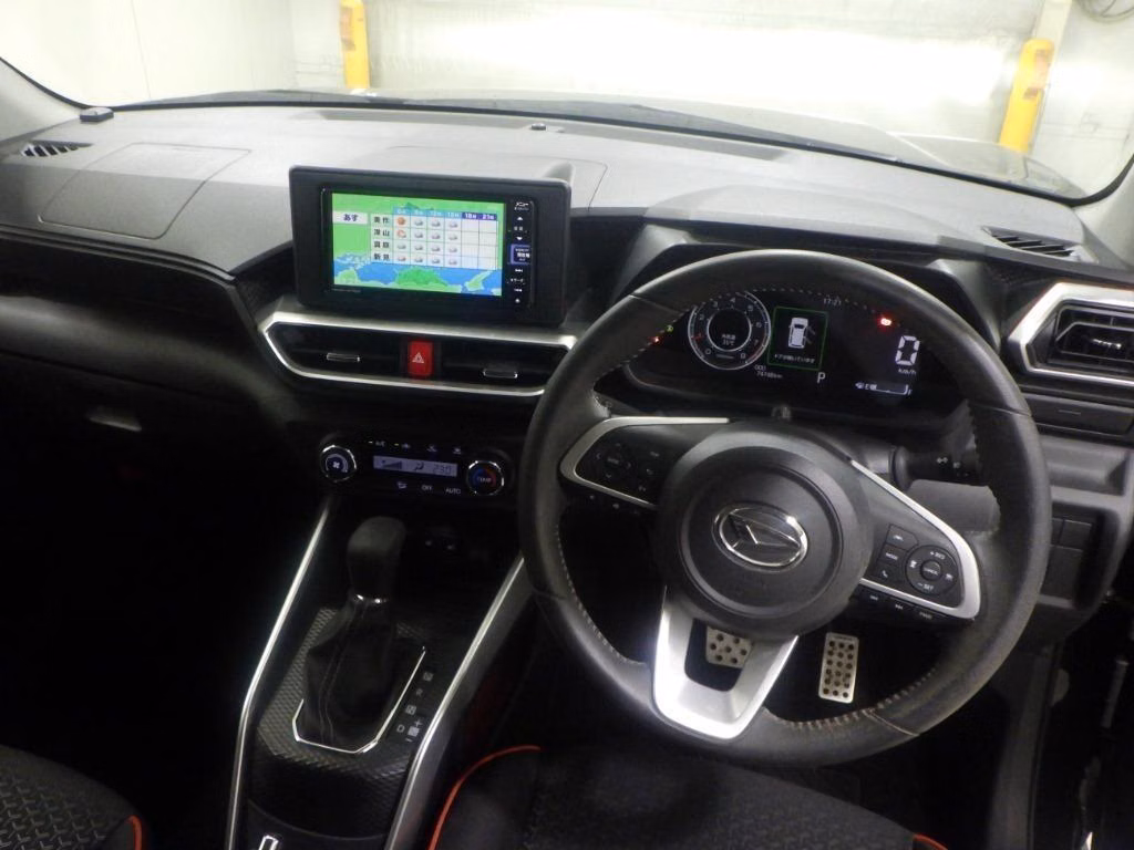 DAIHATSU ROCKY