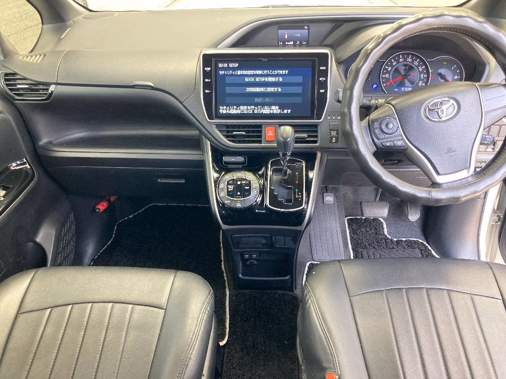 TOYOTA VOXY
