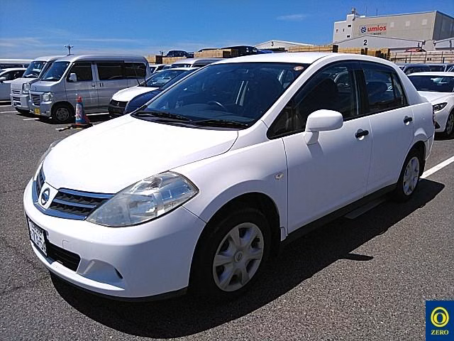NISSAN TIIDA LATIO