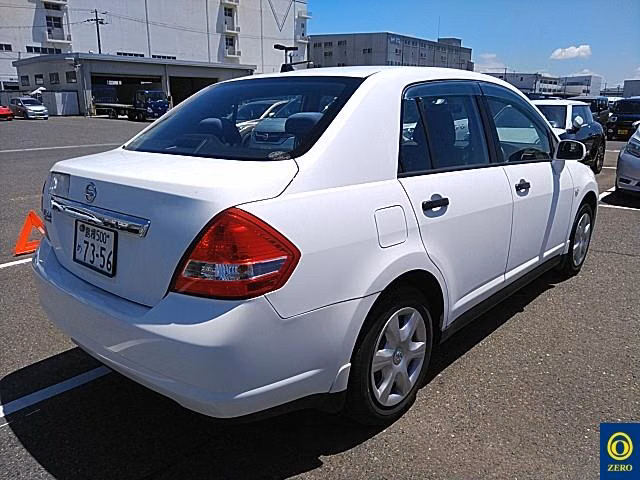 NISSAN TIIDA LATIO