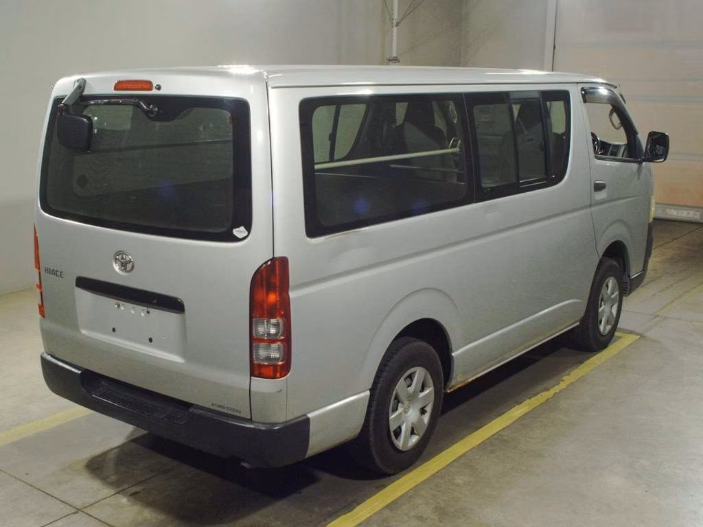 TOYOTA REGIUS ACE