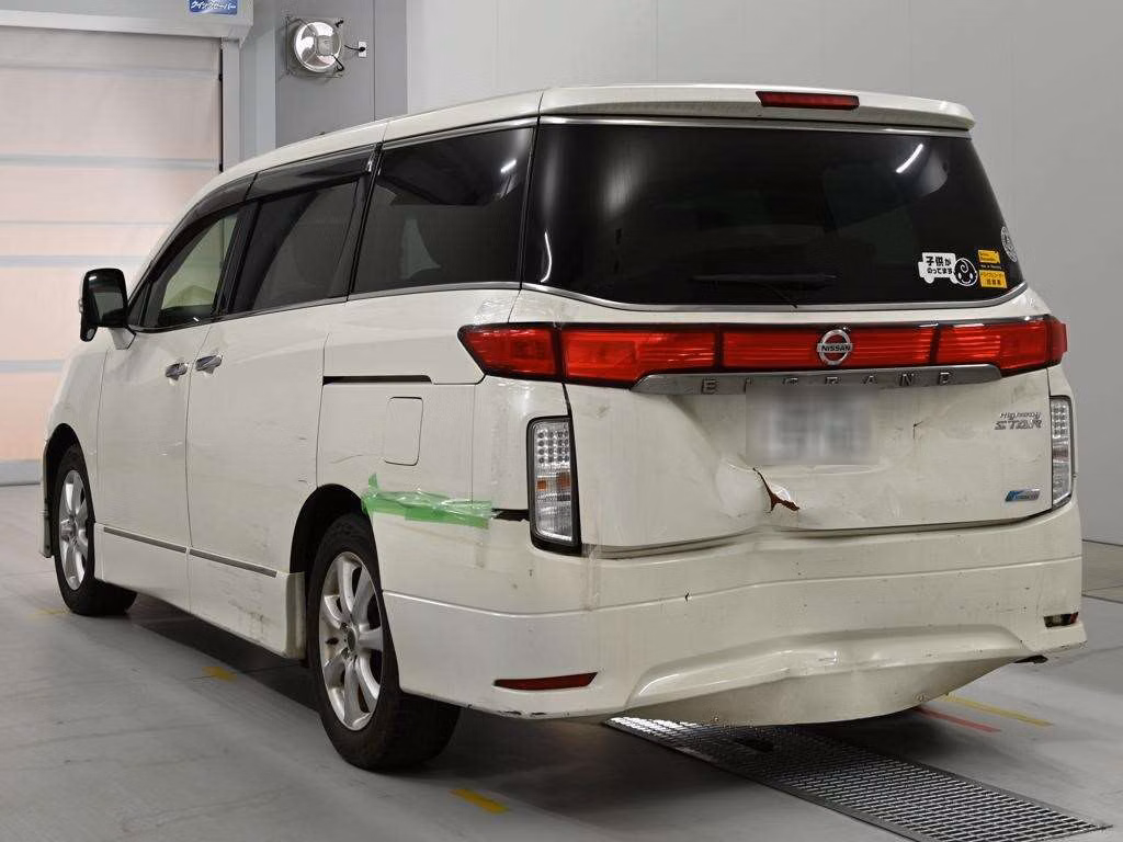 NISSAN ELGRAND