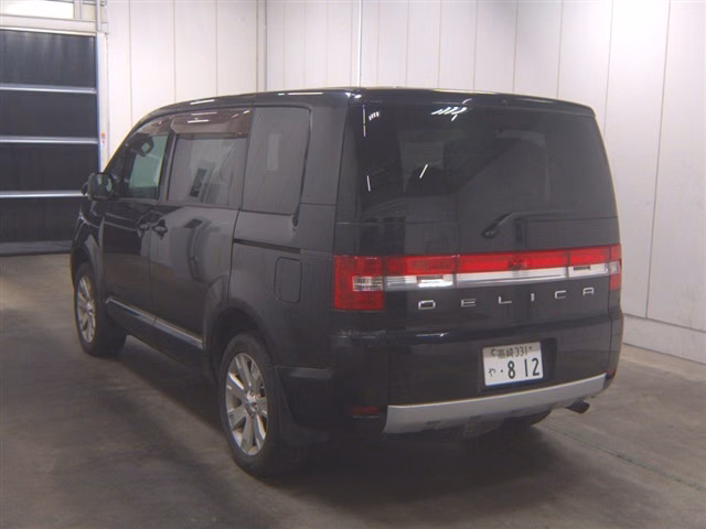MITSUBISHI DELICA D:5