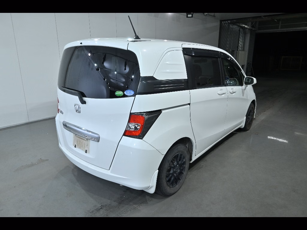 HONDA FREED SPIKE