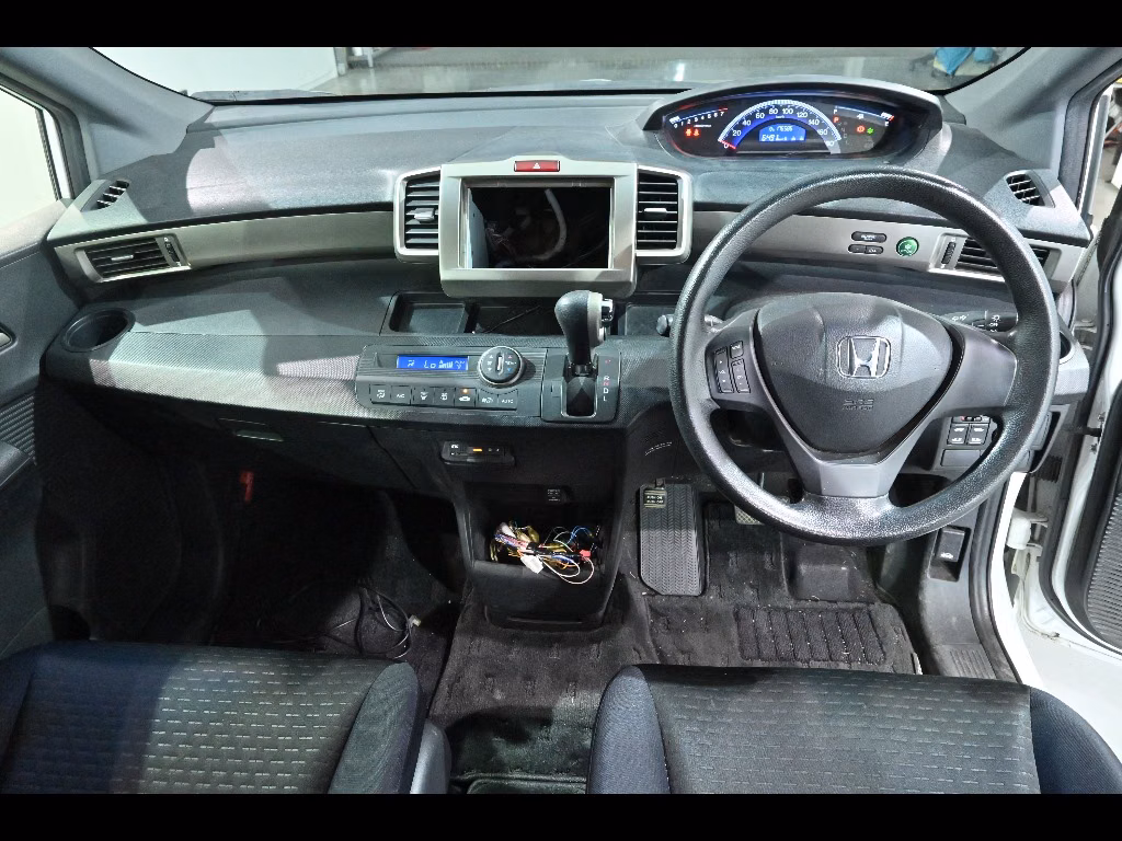 HONDA FREED SPIKE