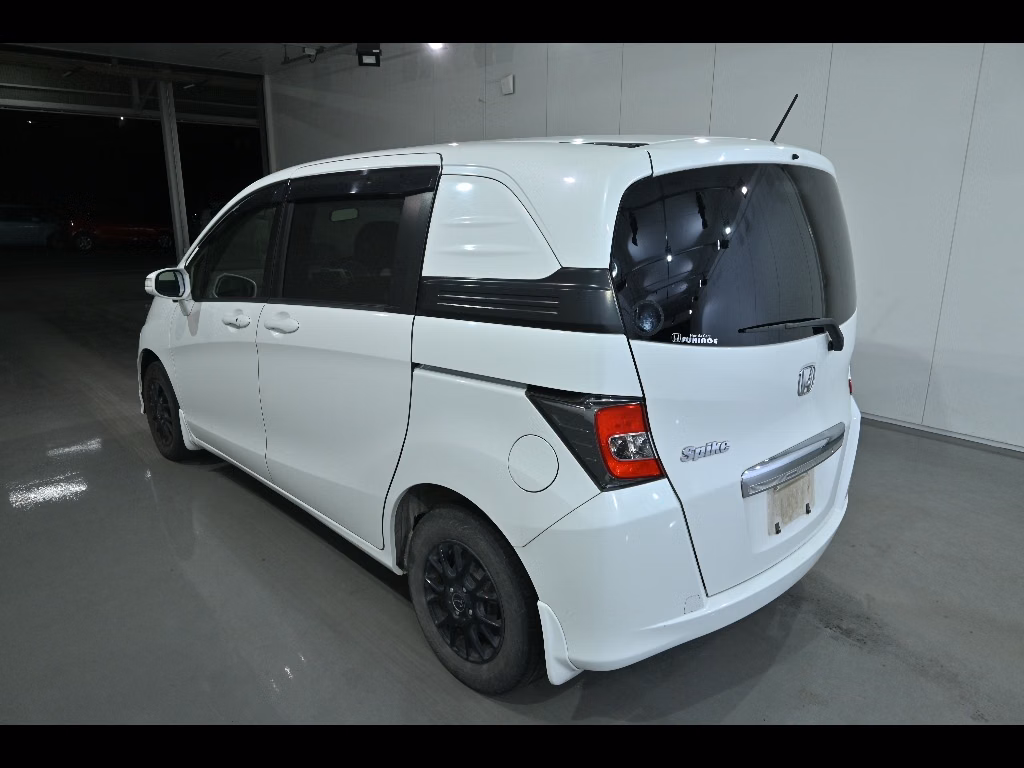 HONDA FREED SPIKE