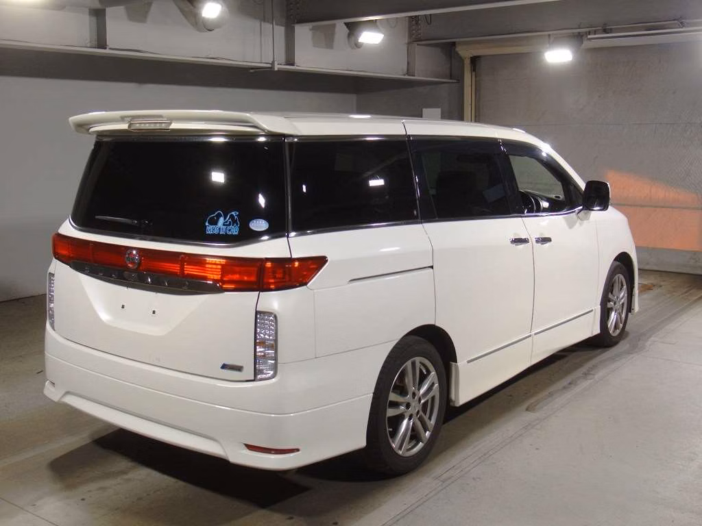 NISSAN ELGRAND
