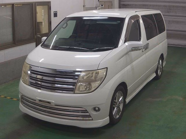 NISSAN ELGRAND