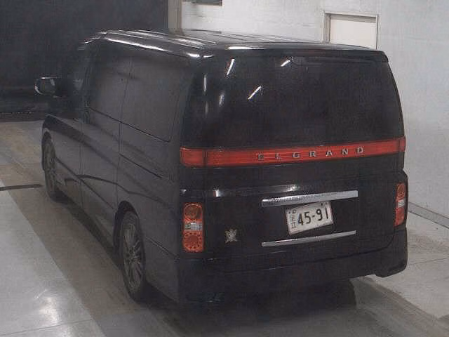 NISSAN ELGRAND