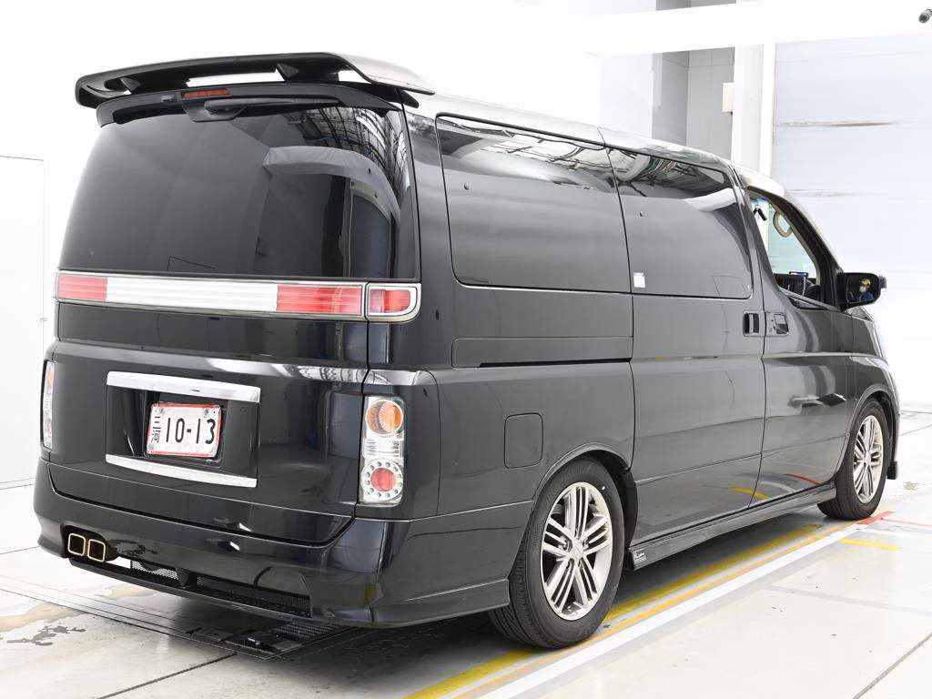 NISSAN ELGRAND