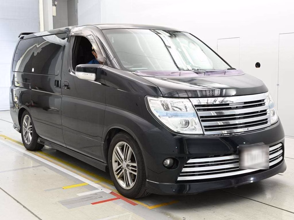 NISSAN ELGRAND