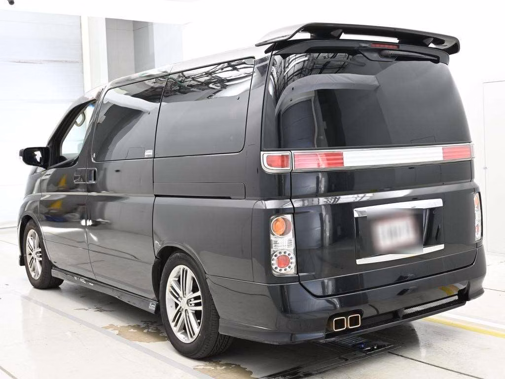 NISSAN ELGRAND