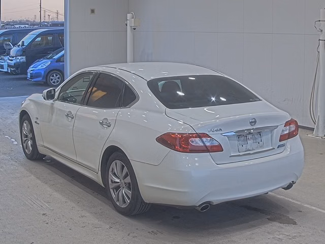 NISSAN FUGA