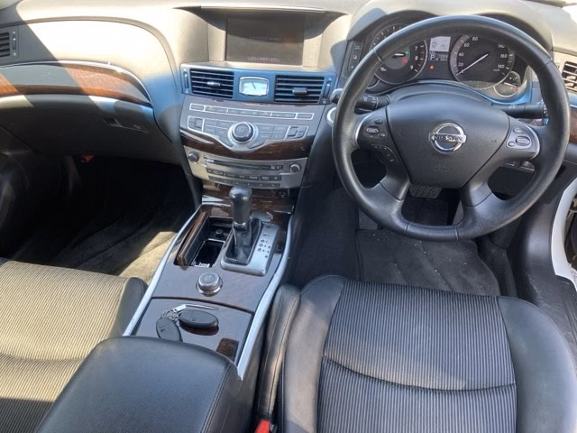 NISSAN FUGA