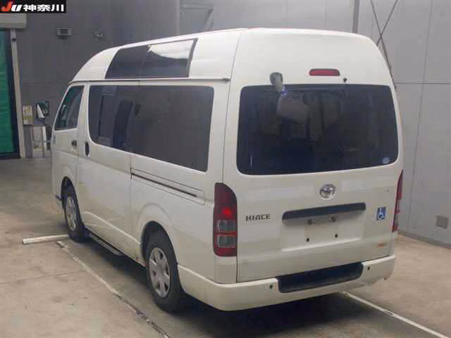 TOYOTA REGIUS ACE