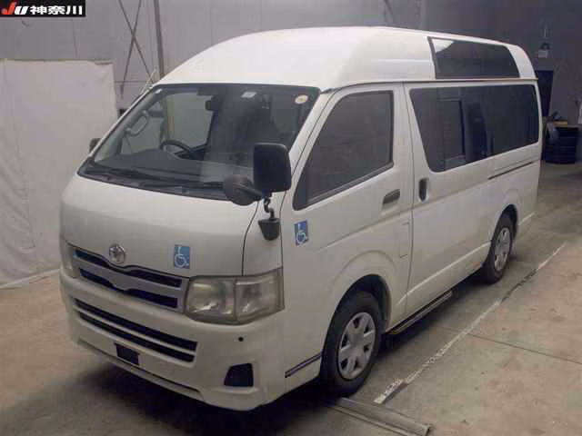 TOYOTA REGIUS ACE
